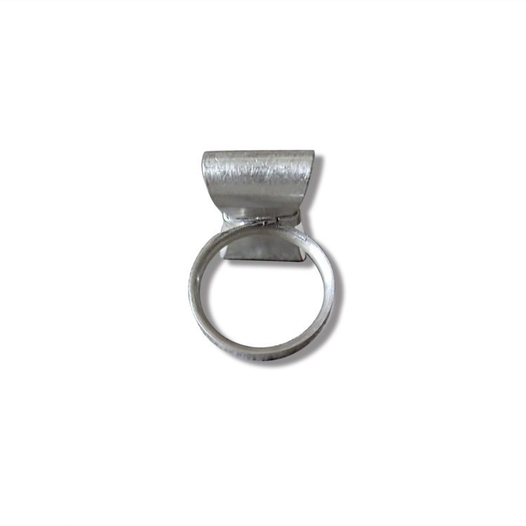 Silver Bowknot Ring - backview - on white background