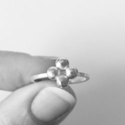 Quatrefoil Caviar Silver Ring by Essemgé - on hand for scale