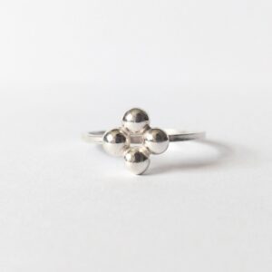 Quatrefoil Caviar Silver Ring by Essemgé - on white background