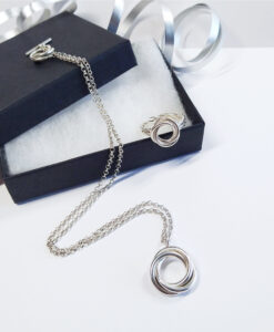 Modern Rose necklace and ring set by Essemgé