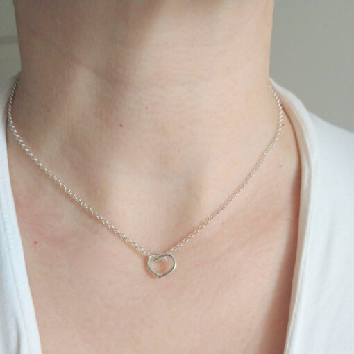 Heart pendant necklace - Mini size - by Essemgé - on model